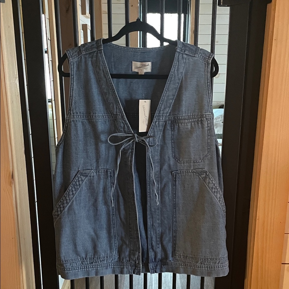 Universal Thread Blue Denim Vest